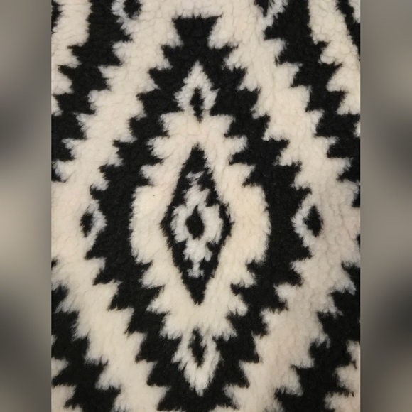 NWT Nina Kendosa Patterned Vest - Picture 8 of 9